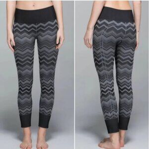 Lululemon Ebb to Street Heathered Slate Chevron Pant Size 10